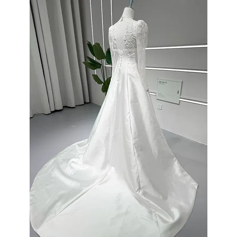 Light Modern A-Line Wedding Dress French Style Bridal 2025 New Main Yarn High-end Sense License Small Vintage Lace Asymmetrical - Image 2