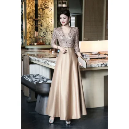 French-style Luxury High-end Bespoke V-neck Slim-fit A-line Floor-Length Satin Breathable Evening Gown