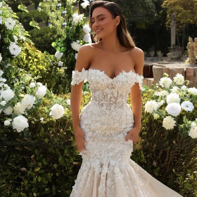 High-End Ivory Off-Shoulder Sleeveless Wedding Dress Elegant French Mermaid Slimming Lace-Up Bridal Gown - Image 3