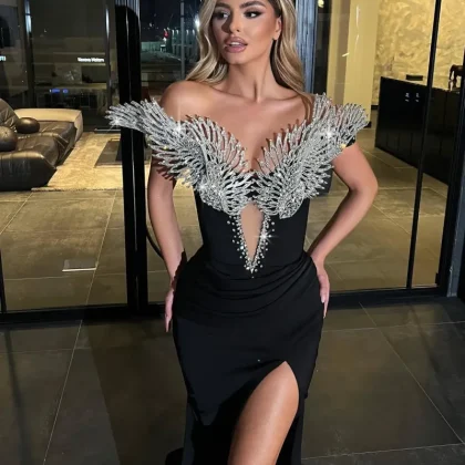 New Arrival Luxury Rhinestone Wings Sexy Low-Cut Off-Shoulder Slit Black Long Dress High-End Evening Party Gown